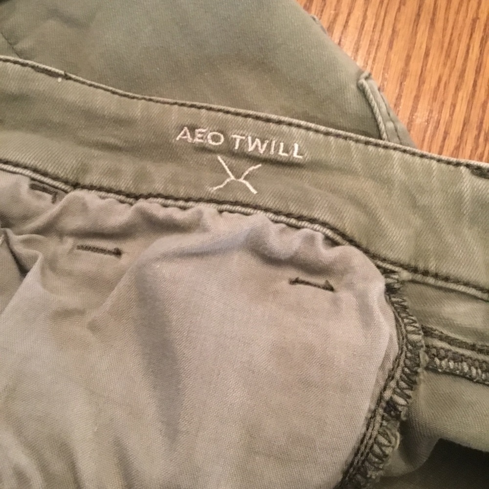 AMERICAN EAGLE AEO Twill Super Stretch Green Gray Denim Jean Shorts Size 8 - Picture 13 of 14